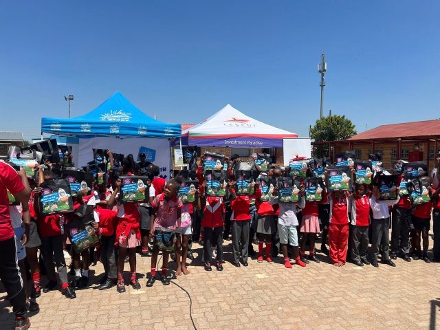 Gauteng kept the World Read Aloud Day spirit alive in Heidelberg!

Our second Gauteng activation took place at Ratanda Primary School in Heidelberg, in partnership with Lesedi Libraries. Learners came together to listen, read along and enjoy the magic of stories, reminding us that reading aloud builds confidence, connection and a love of books.

When schools and libraries work together, stories travel further — and reading becomes a shared joy.

#WorldReadAloudMonth #WorldReadAloudDay #NalibaliAndSledWRAD2026
