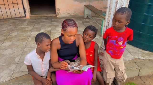 Our supplements are helping families in Bathurst, Ndlambe Municipality (Eastern Cape) access reading materials and bring stories into their homes.

Through the dedication of our SEF4 team, this work is strengthening the Provincial Reading Strategy, especially in Strand 9.

Parental involvement encourages children to read.

According to our Provincial Coordinator Dr Nompucuko Zakaza communities and the Department of Education are seeing the impact as more families embrace the joy and power of reading together.

#Nalibali #BuildingReaders #FamilyReading #LiteracyForAll