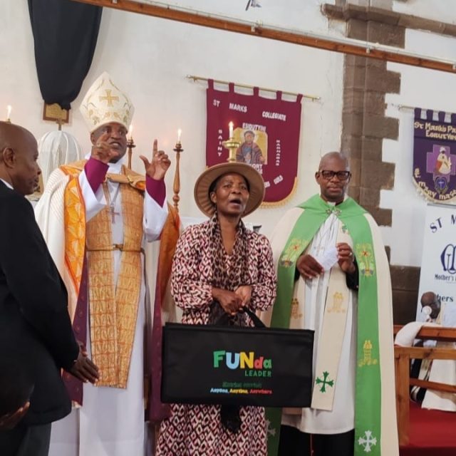 Bishop Rev Fikizolo of St Marks Collegiate Parish blessed a Nal’ibali hanging library and books donated by Dr Zakaza, Dr Dantile, and Dr Shasha during the launch of SA Library Month at the church. 

He emphasised: “Bavumeleni abantwana…to access multiple opportunities to read a variety of texts in their mother tongue.”

Mother Nompucuko Jaggers was delighted that the church-based reading corner now adds to the children’s DEAR (Drop Everything and Read) sessions, creating more spaces for young readers to explore stories in their home languages. 

#NalibaliReads #SALibraryMonth #ReadingInMotherTongue #DropEverythingAndRead