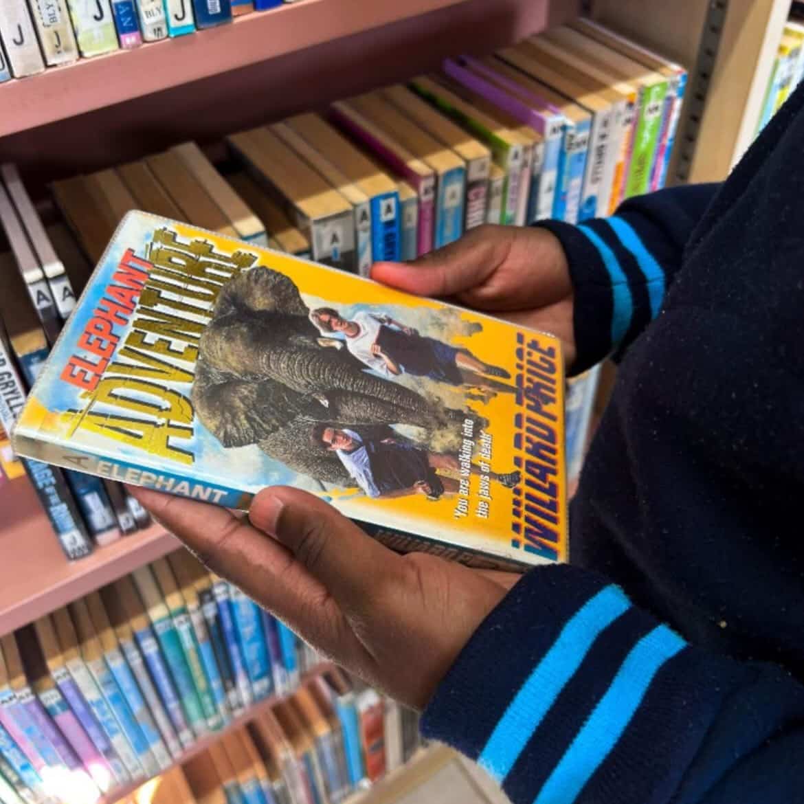 Hello! Dumela! Hallo! Thobela! Sawubona! Lotjha! Habari! Molo! Xewani! 

Parents and caregivers, we want to hear from YOU!

What book are you or your child reading this week? Share a picture and a short description in the comments. 

Your recommendation could inspire another family to pick up a book and read together today.

Let’s flood the comments with stories, books, and reading inspiration!