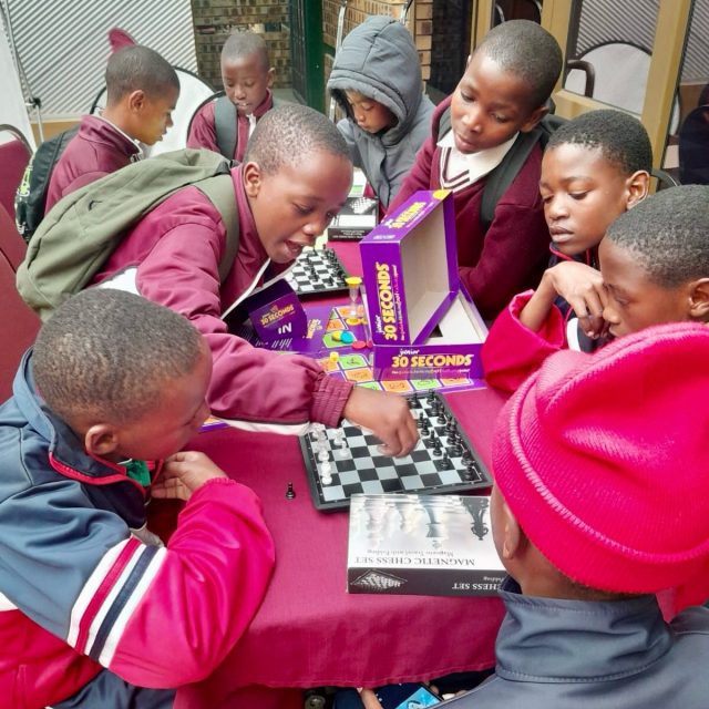 [Happening Now]

Together with the Polokwane Municipality Cultural Desk, we are celebrating fathers and male caregivers through stories, reading, chess and other games at the Polokwane City Library and Art Museum.

We’re also honoured to be joined by guest speaker Mosimaneotsile Madoc Mohlake, who is sharing insights on the important role fathers and male role models play in children’s learning and development.

#FathersDay #Nalibali #ItStartsWithAStory #ReadingForEnjoyment #PlayAndLearnTogether
