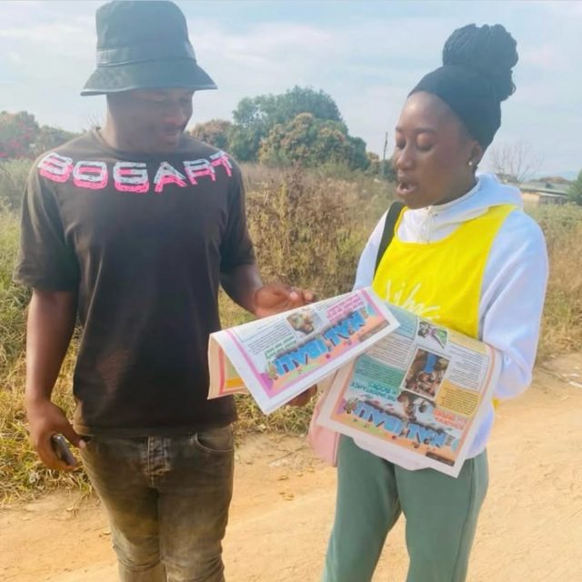 Stories reached Nkowankowa! 

Our SEF4 team was out in the community, sharing reading supplements with families and community members and helping bring the joy of reading closer to home.

Every story shared is an opportunity to inspire a lifelong love of reading.

#Nalibali #ReadingForEnjoyment #Literacy #CommunityEngagement #Supplements